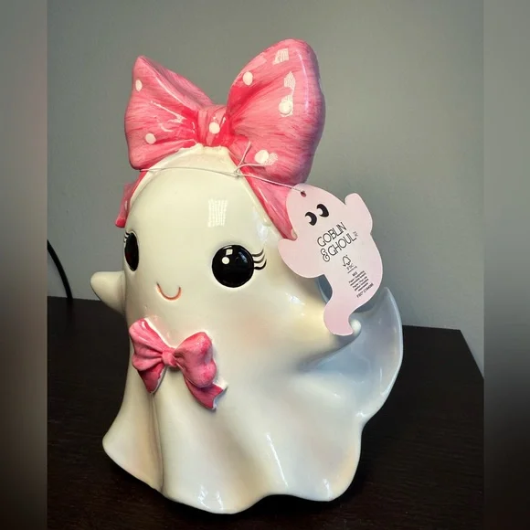 Super Cute Ghost Girl w/Pink Bows by Goblin & Ghoul. 9” x 5” - Picture 2 of 4